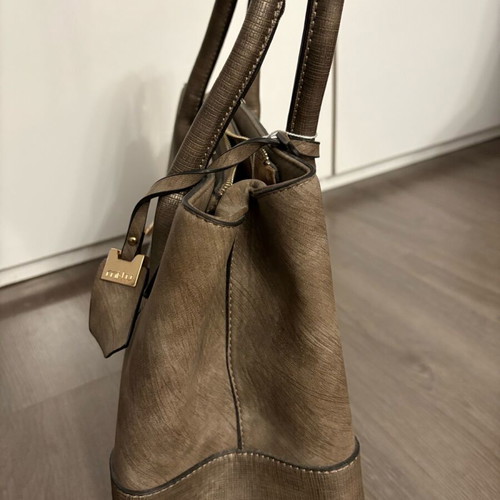 Medium hand bag puro new, brown and beige
