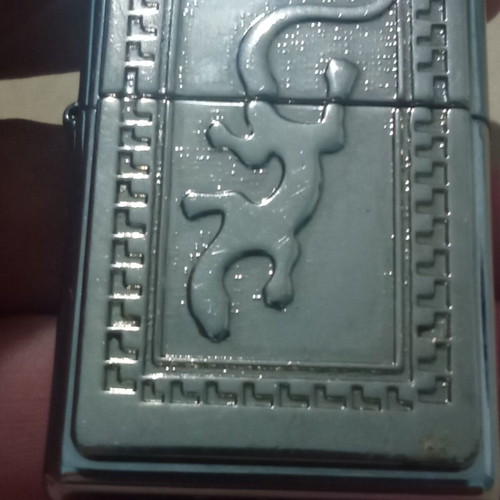 Zippo gecko lizard lighter