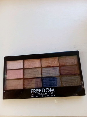 Freedom eyeshadow palette with 12 shades new