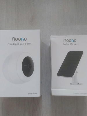 Noorio B310 2K wireless floodlight camera like new with gift solar panel