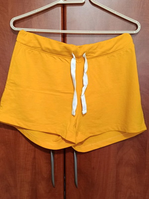 Esmara women's shorts yellow like new, size M
