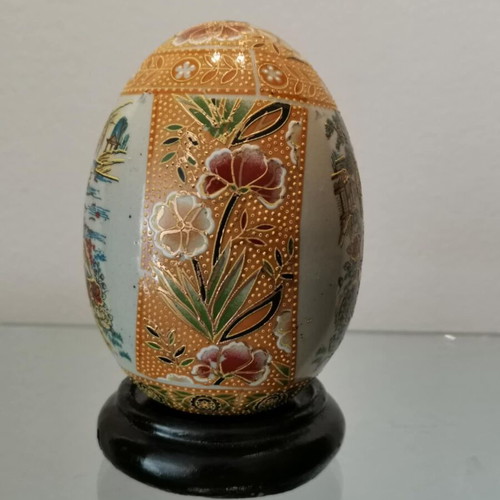 Chinoiserie egg used porcelain decoration with base