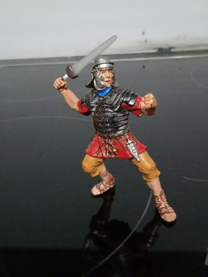 Warrior in battle pose like new, 9 cm