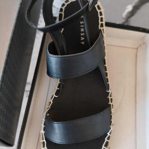 Women's sandals size 41 like new, black and beige platform