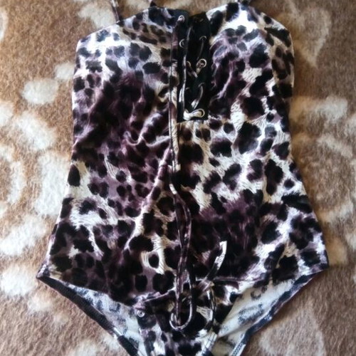 Leopard print bodysuits like new, size M, black and brown