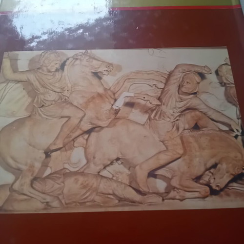 O Megas Alexandros book like new, Greek edition