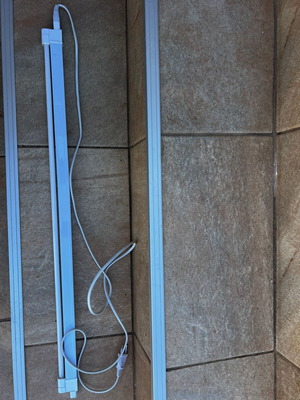 T4 30W 6400K light fixture with cable like new