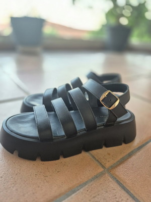 Envie women's leather flatform sandals like new, black, size 37