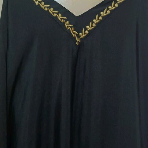 Plus size kaftani like new with V neckline and gold trim, size 4XL