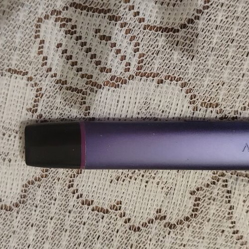 Veev electronic cigarette like new, fully functional with minor marks