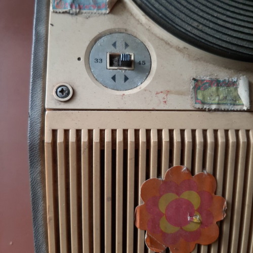 Vintage children's suitcase record player used, 1960s decor