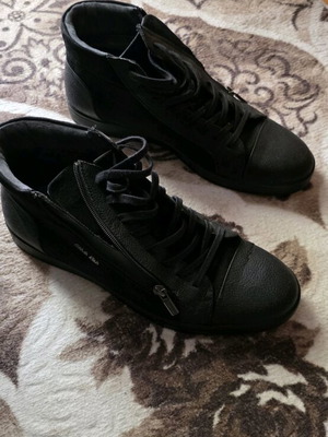Calvin Klein shoes used, size 44 black boots
