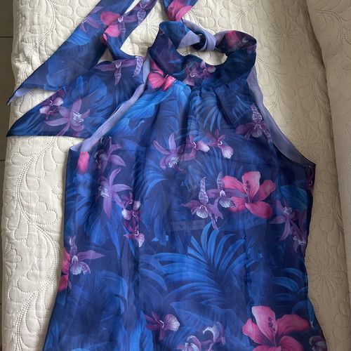 Marion Kleinert chiffon floral top with open back size M like new