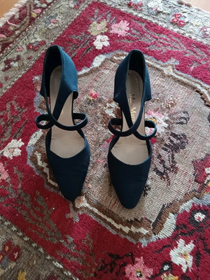 Max Mara pumps like new, blue fabric, size 40