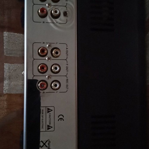 Dynavox TPR 1 preamplifier and VR70E-2 amplifier set like new