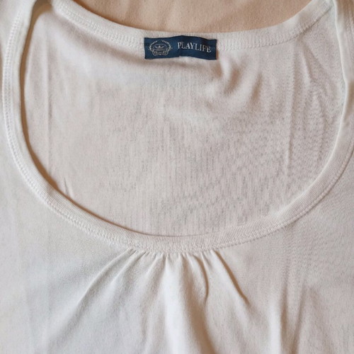 Mako tops used, set of 2, Playlife and Badila, size L
