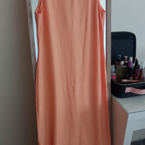 Peach dress like new, midi with side slits and back button