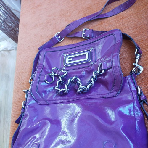 Guess women's patent leather bag like new, cyclamen color