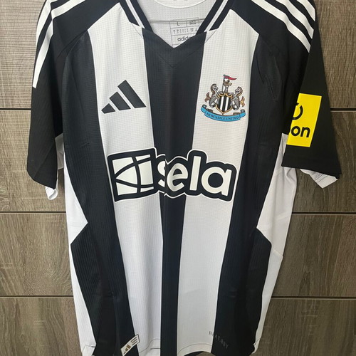 Newcastle jersey authentic version like new