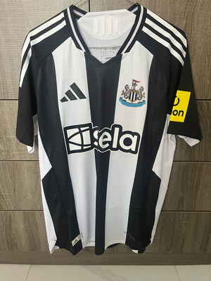 Newcastle jersey authentic version like new