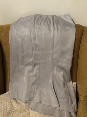 Satin skirt with wavy cut, pearl grey
