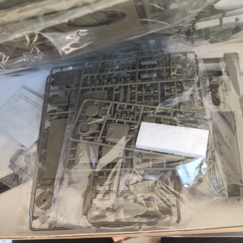 Chinese 122mm Type 88 multi launcher model kit 1/35 Trumpeter
