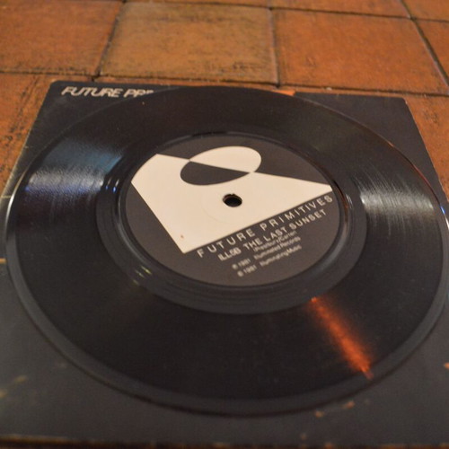 Future Primitives Running Away / The Last Sunset 7'' Single 45 RPM used