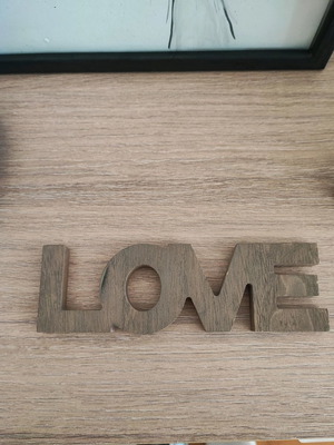 Ξύλινο διακοσμητικό LOVE σαν καινούργιο