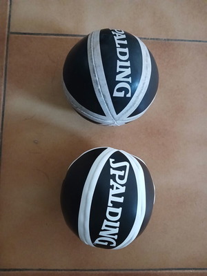 Spalding mini balls pack of 2 like new, antistress