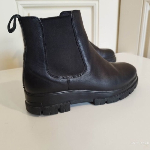 Nak leather Chelsea boots black, like new, size 37