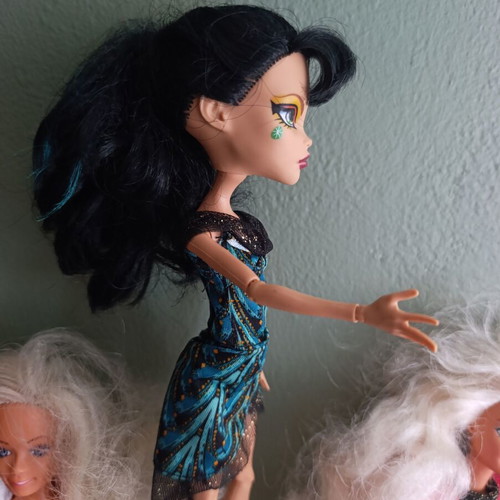 Monster High Cleo de Nile G1 2013 Frights Camera Action! doll used with Santa outfit gift