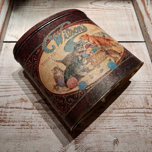 Vintage metal tin Wilson's The Nostalgia Collection like new