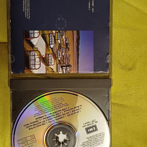 Pink Floyd A Momentary Lapse Of Reason CD like new, vintage 1987