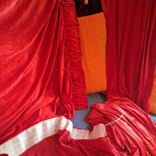 Curtain set of 4 new red velvet curtains 1.57m x 2.80m
