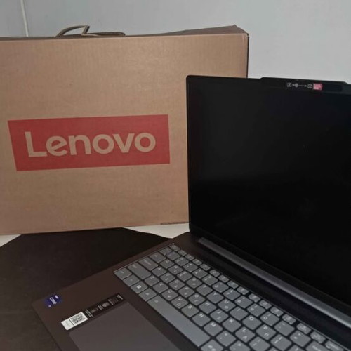 Lenovo IdeaPad Slim 5 13th Gen laptop like new, Intel Core i7, 32GB RAM, 1TB SSD