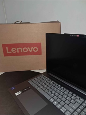 Lenovo IdeaPad Slim 5 13ης γενιάς laptop σαν καινούργιο, Intel Core i7, 32GB RAM, 1TB SSD