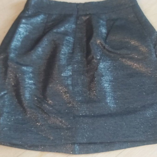 Milk & Honey skirt small like new, size S