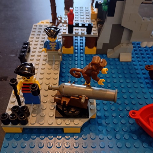 Lego Pirates 6279 set like new, complete without instructions or box