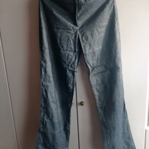 Raxevsky women's pants used, missing button