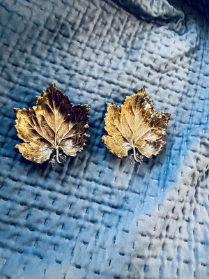 Vintage 925 silver decorative grape leaf plates, embossed, 18g each