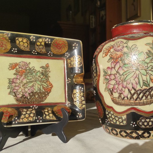 Japanese container and ashtray used, Royal hand painted Satsuma
