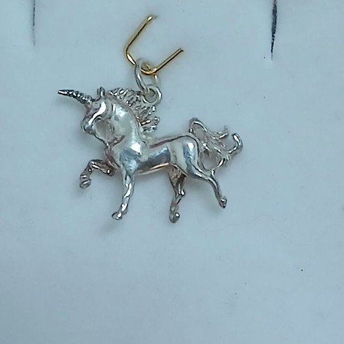 Silver unicorn pendant