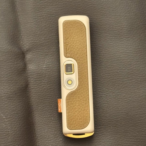 Nokia 7380 mobile phone in very good condition with small screen crack