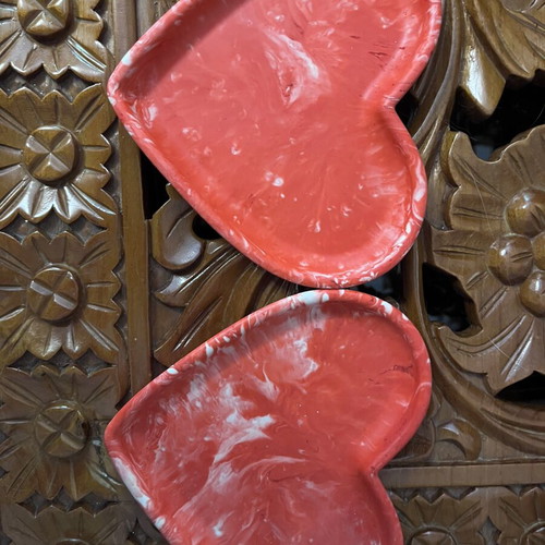 Handmade heart-shaped decorative plates set of 2, eco resin, like new