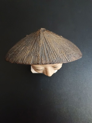 Декоративна бюстова статуя на мъж от Виетнам употребявана