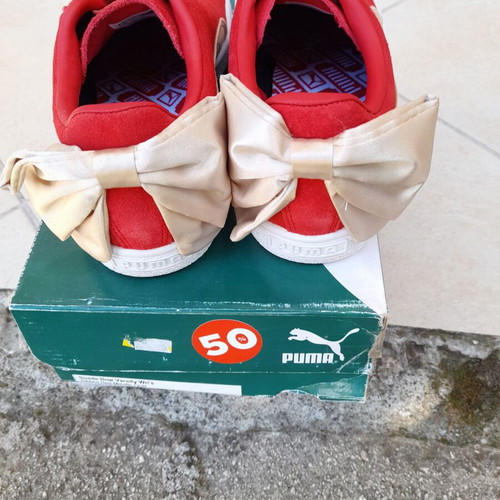 Puma Suede Bow size 38.5 new, red with gold details