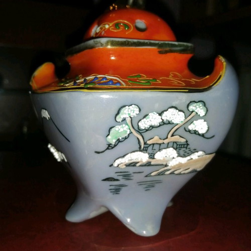 Japanese porcelain incense holder antique with damages