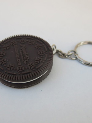 Oreo Cookie keychain like new, white and brown