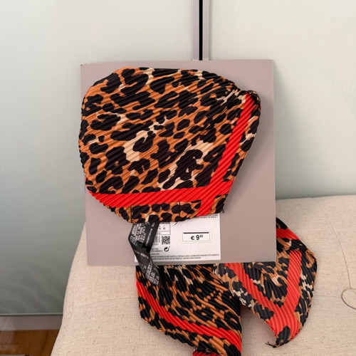 Leopard Print Scarf new by Zara, black and red