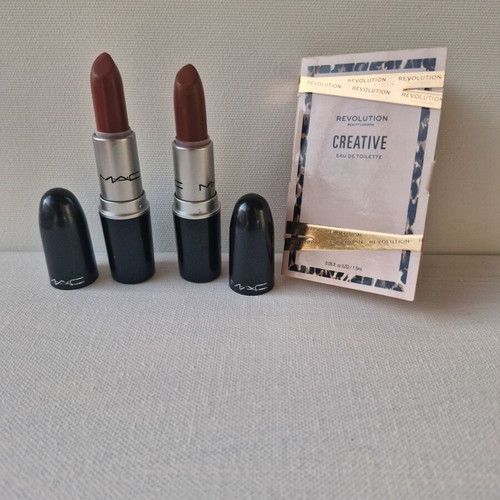 Mac lipsticks and perfume sample like new, set of 2